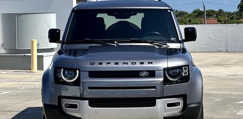 Land Rover Defender 2024