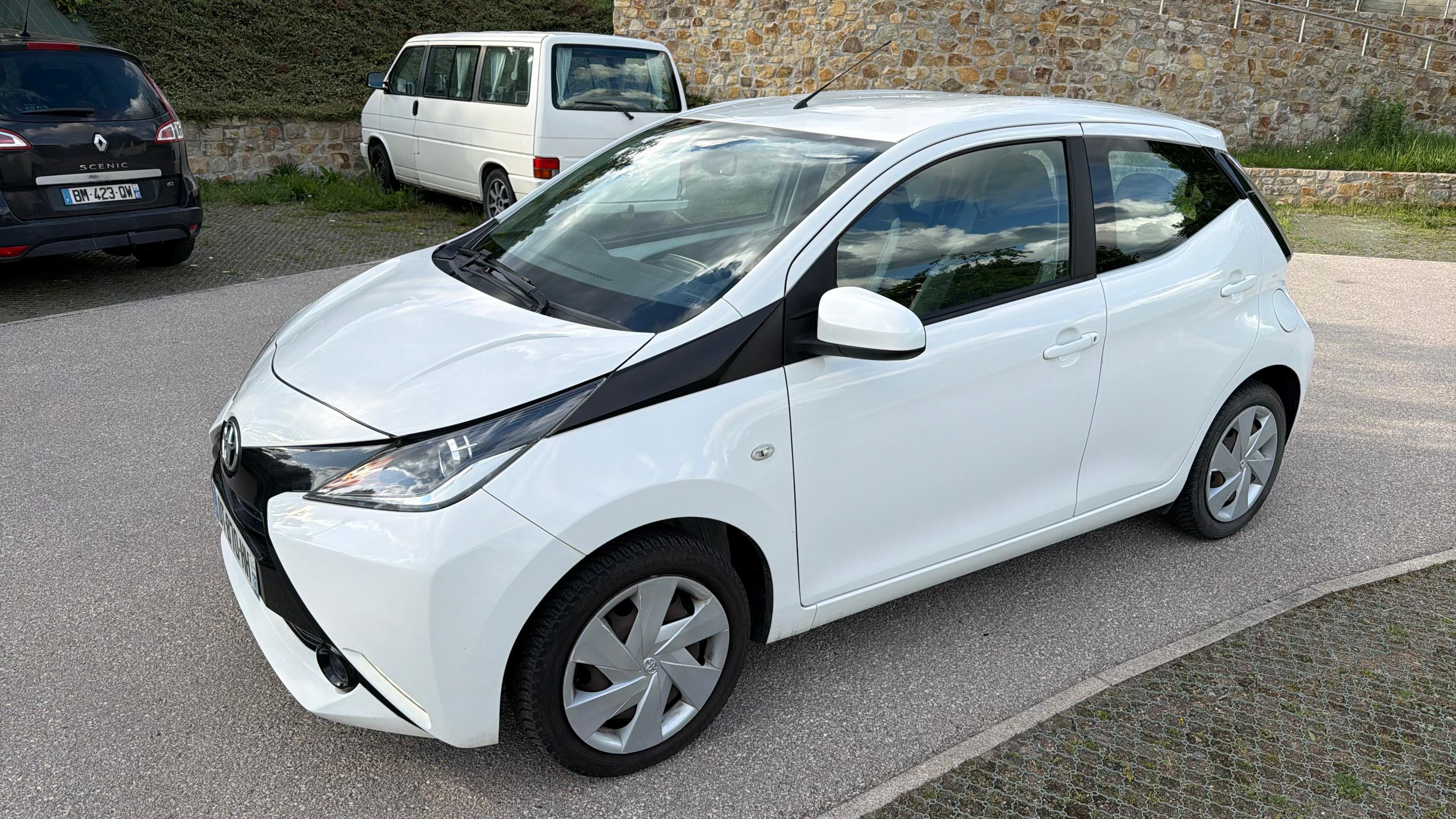 Toyota AYGO 2015 à Veyre-Monton