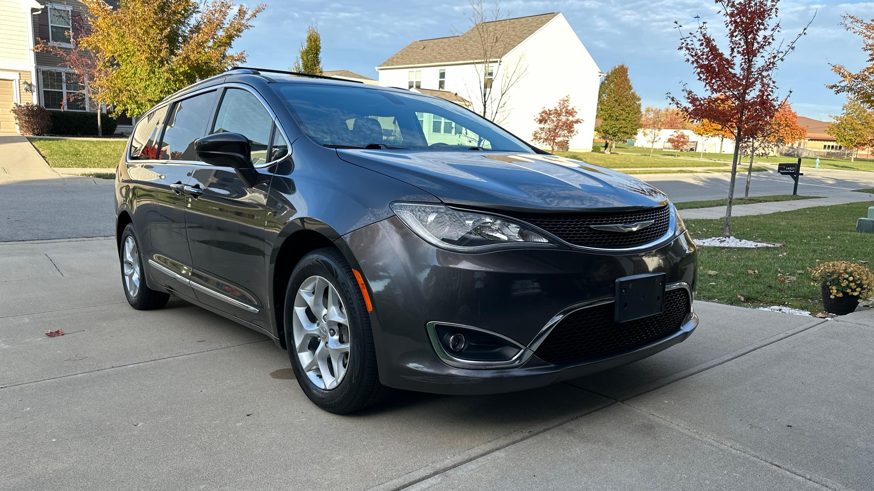 Chrysler Pacifica 2017 in 