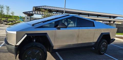 Tesla Cybertruck 2025