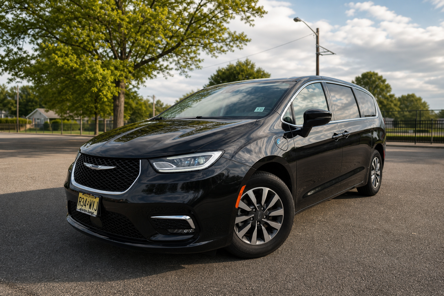 Chrysler Pacifica 2023 in Bloomfield, NJ