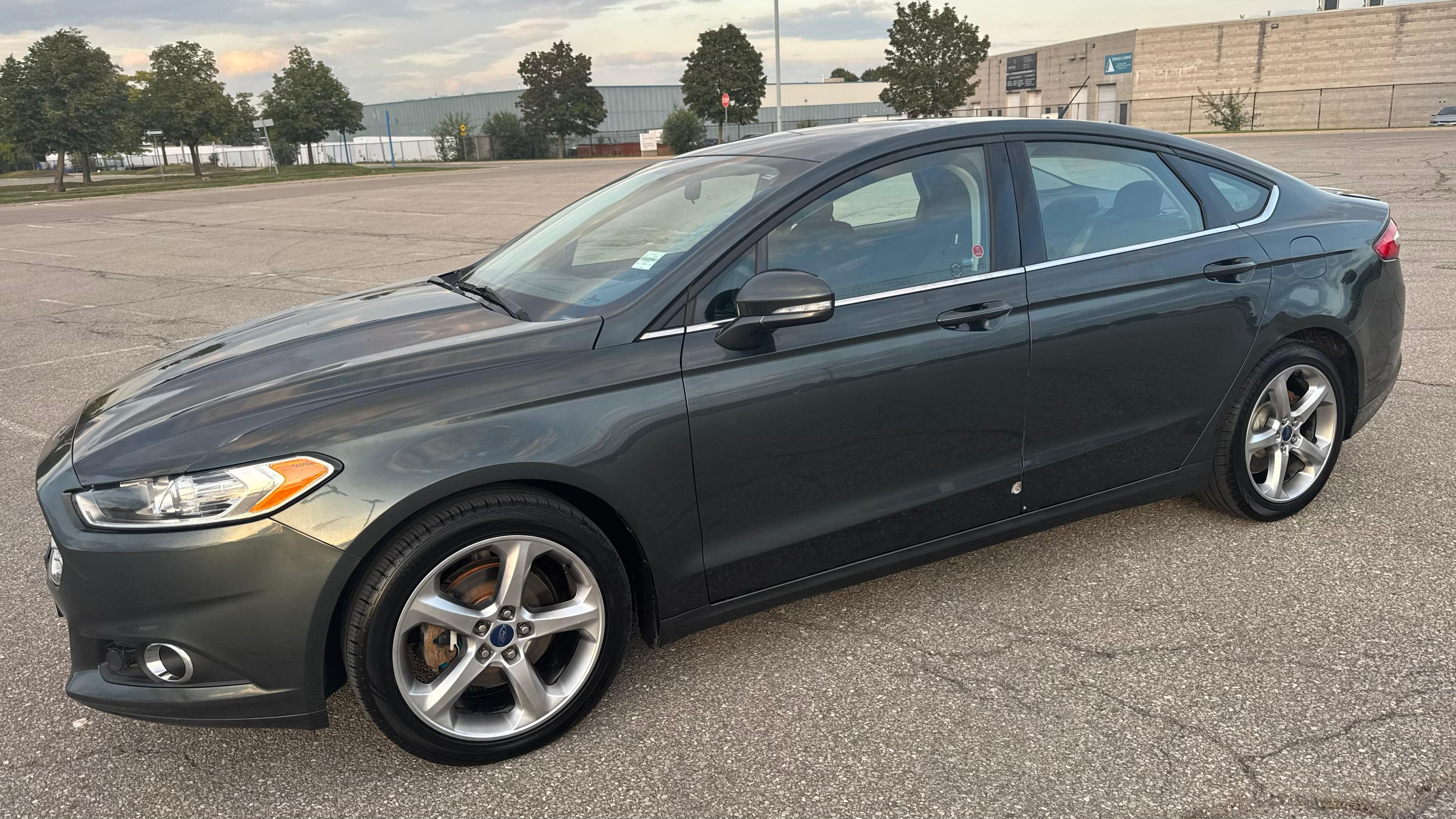Ford Fusion 2015 à 