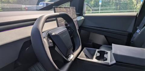 Tesla Cybertruck 2025