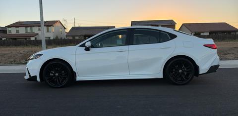 Toyota Camry Hybrid 2026