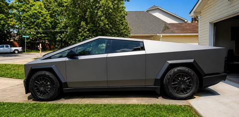 Tesla Cybertruck 2025
