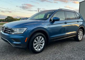 Volkswagen Tiguan car