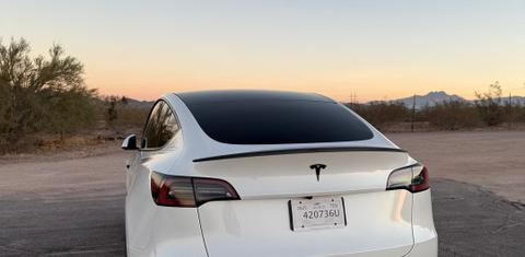 Tesla Model Y 2025
