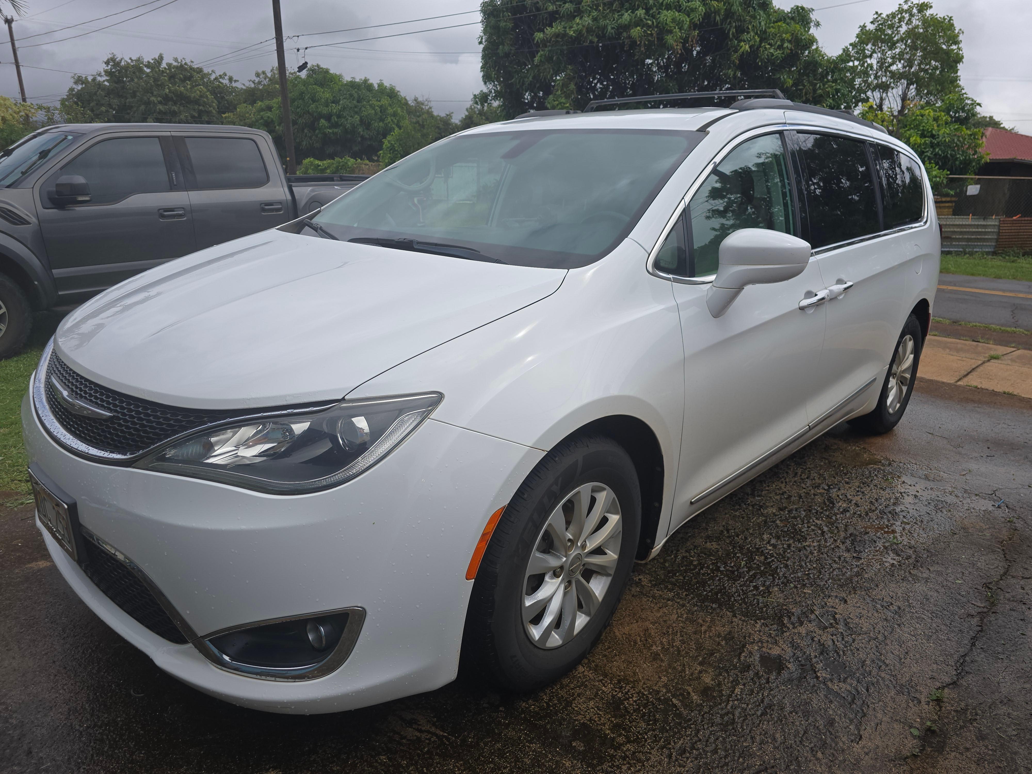 Chrysler Pacifica 2017 in Lihue, HI