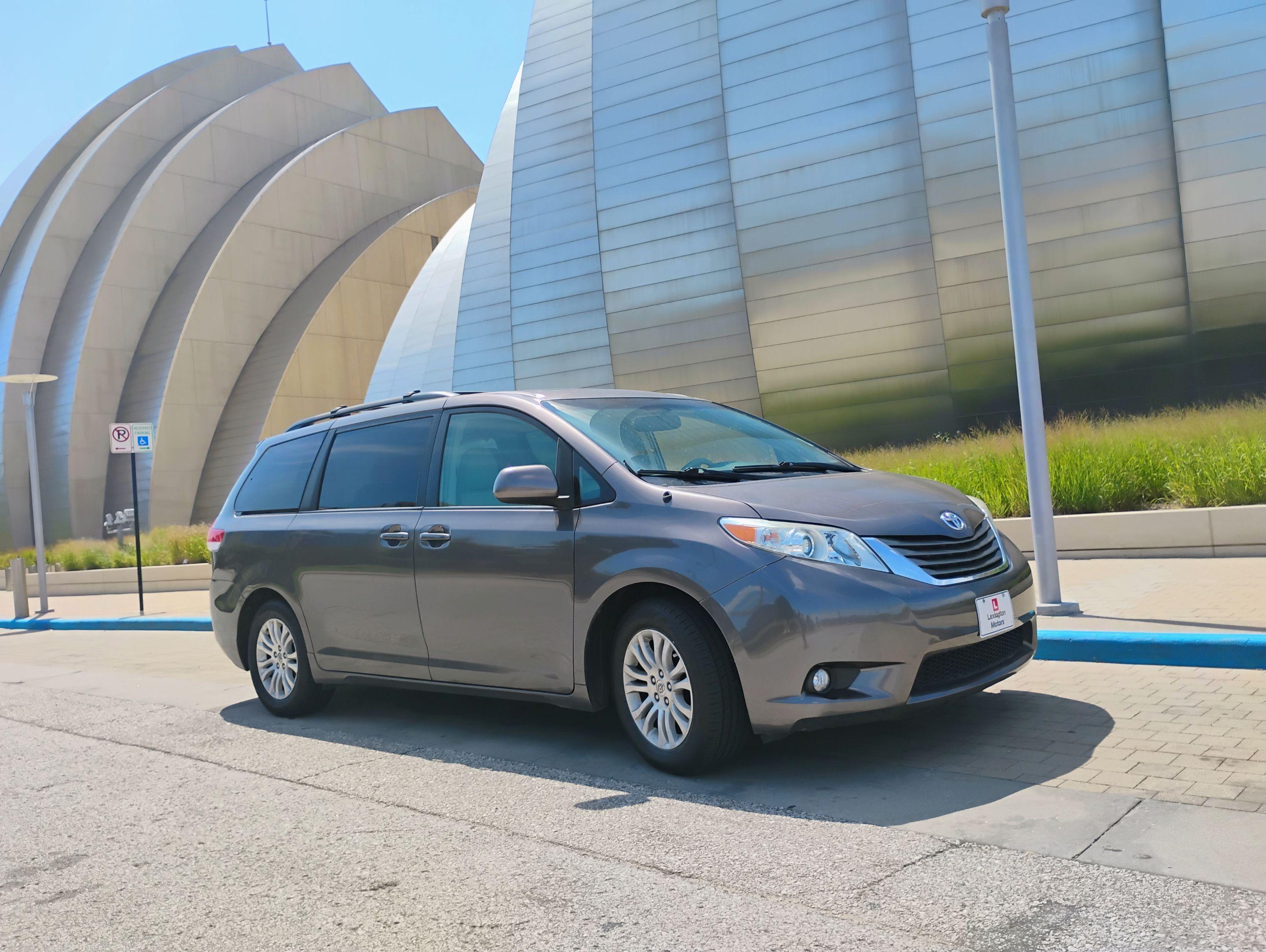 Toyota Sienna 2014 in Independence, MO
