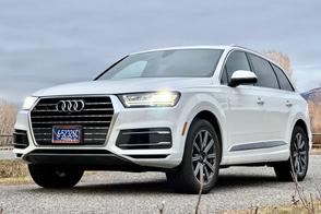 Audi Q7 car