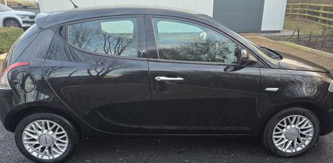 Chrysler Ypsilon 2014