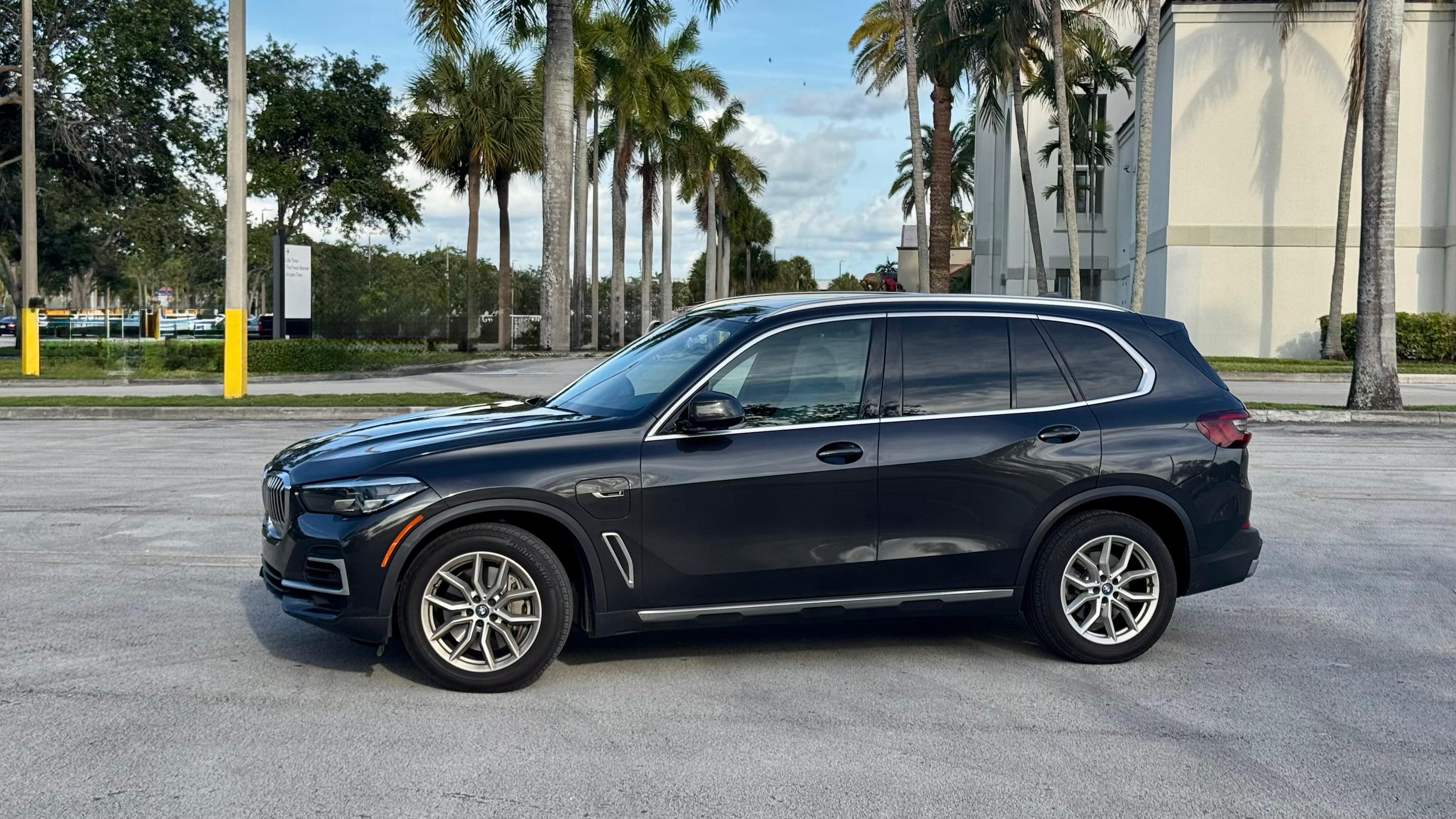 BMW X5 2023 in Miami, FL