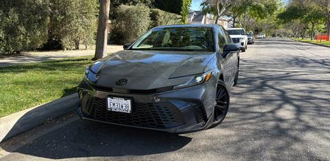 Toyota Camry Hybrid 2026