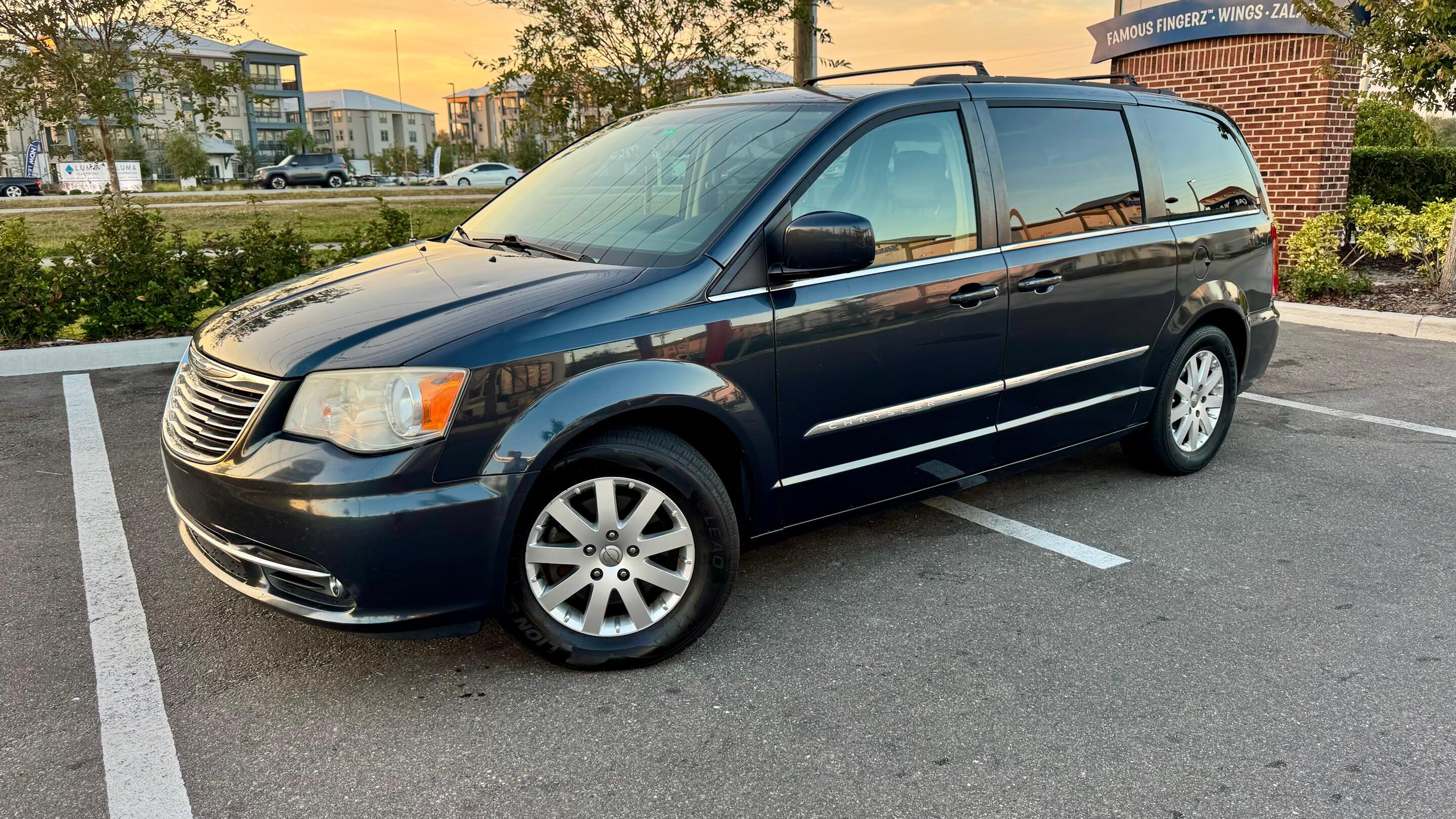 Chrysler Town & Country 2014 in 