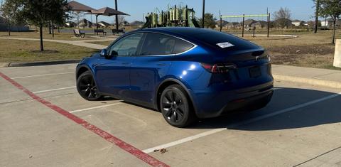 Tesla Model Y 2025