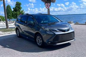 Toyota Sienna 2025 in Miami