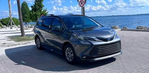 Toyota Sienna 2025