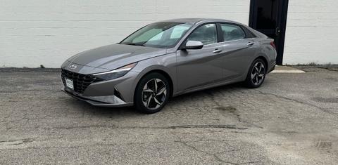Hyundai Elantra 2023