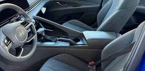 Hyundai Elantra 2024