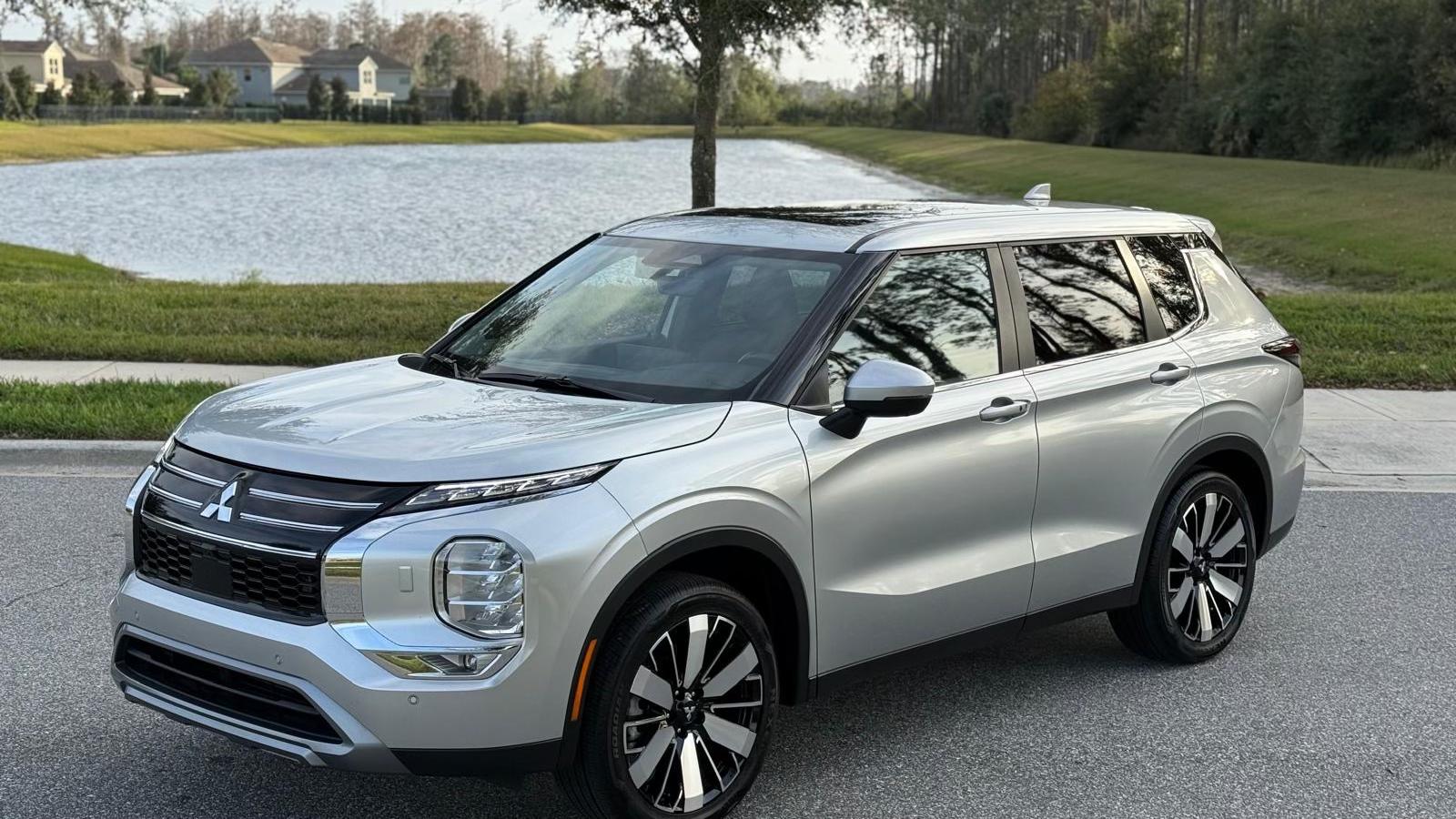 Mitsubishi Outlander 2025 in 