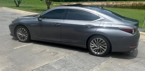 Lexus ES 2019