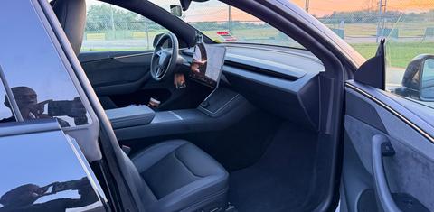 Tesla Model Y 2026