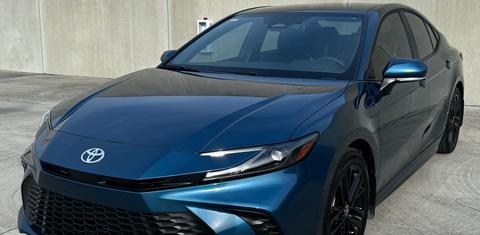 Toyota Camry Hybrid 2025
