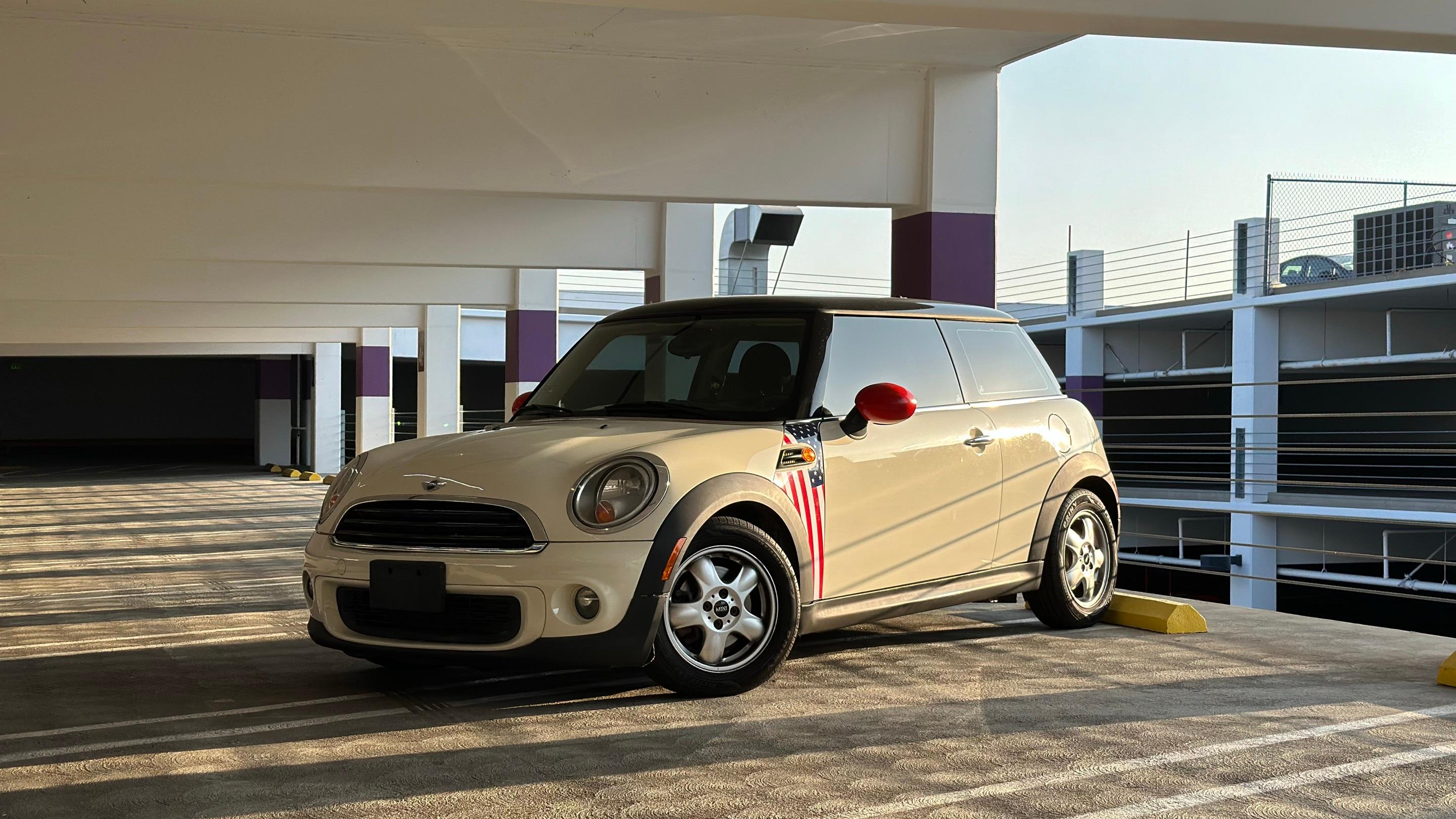 MINI Cooper 2011 in Glendale, CA