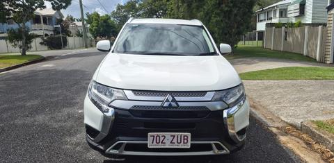 Mitsubishi OUTLANDER 2020