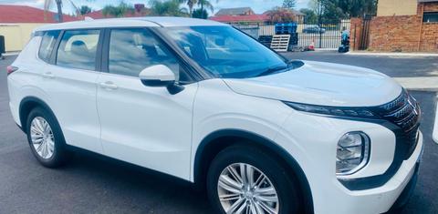 Mitsubishi OUTLANDER 2023