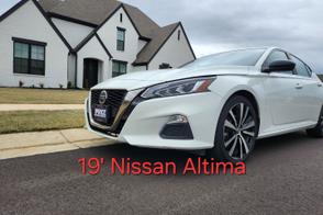 Nissan Altima car