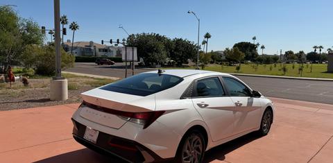 Hyundai Elantra 2024