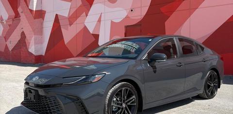 Toyota Camry Hybrid 2025