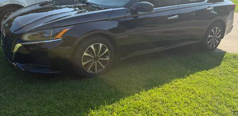 Nissan Altima 2023