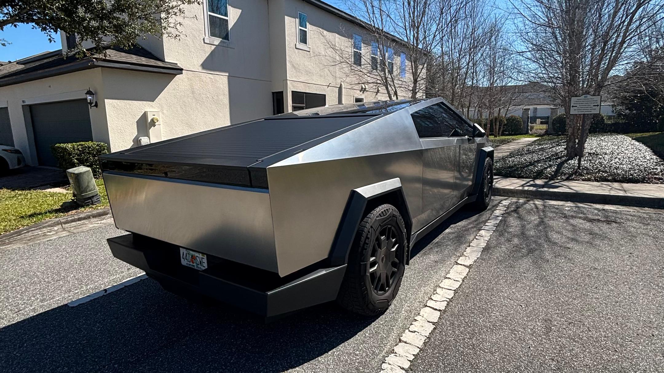 Tesla Cybertruck 2025 in Orlando, FL