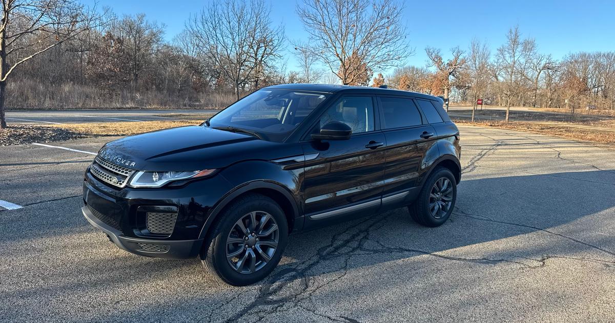 Land Rover Range Rover Evoque 2018 rental in Round Lake, IL by Sarai | Turo