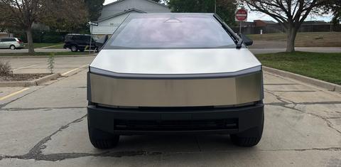 Tesla Cybertruck 2026
