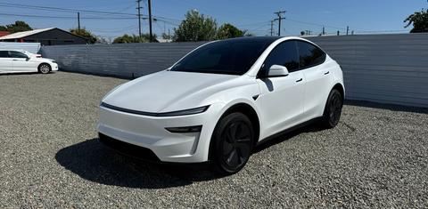 Tesla Model Y 2026