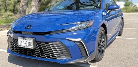 Toyota Camry Hybrid 2025