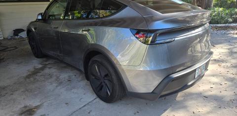 Tesla Model Y 2026
