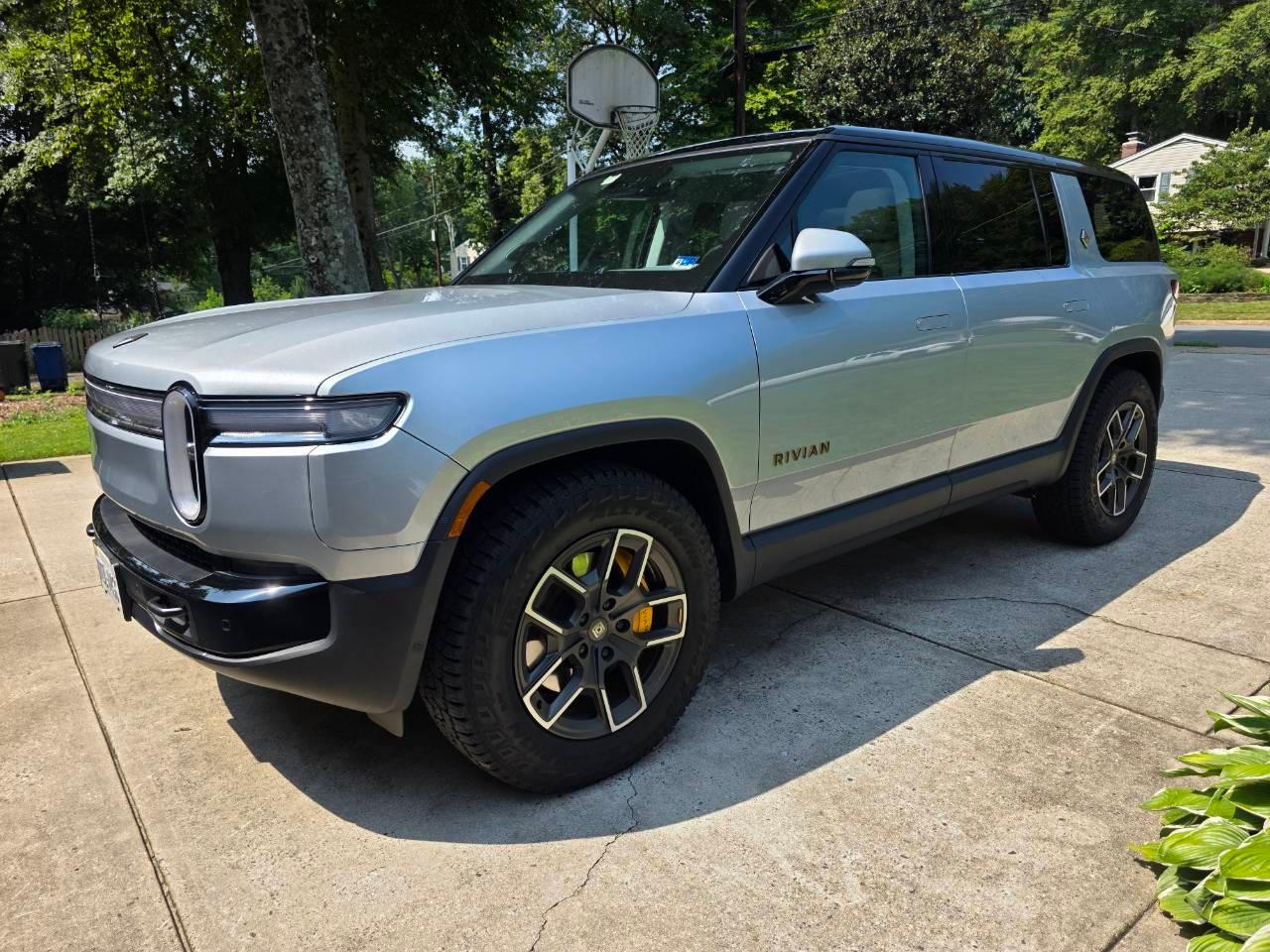 Rivian R1S 2025 in Annandale, VA