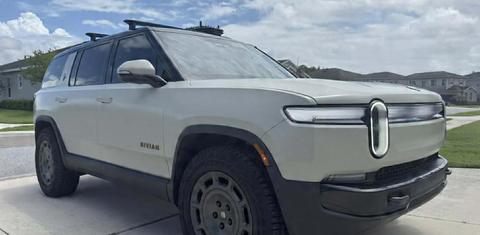 Rivian R1S 2025