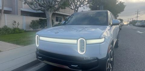 Rivian R1S 2023