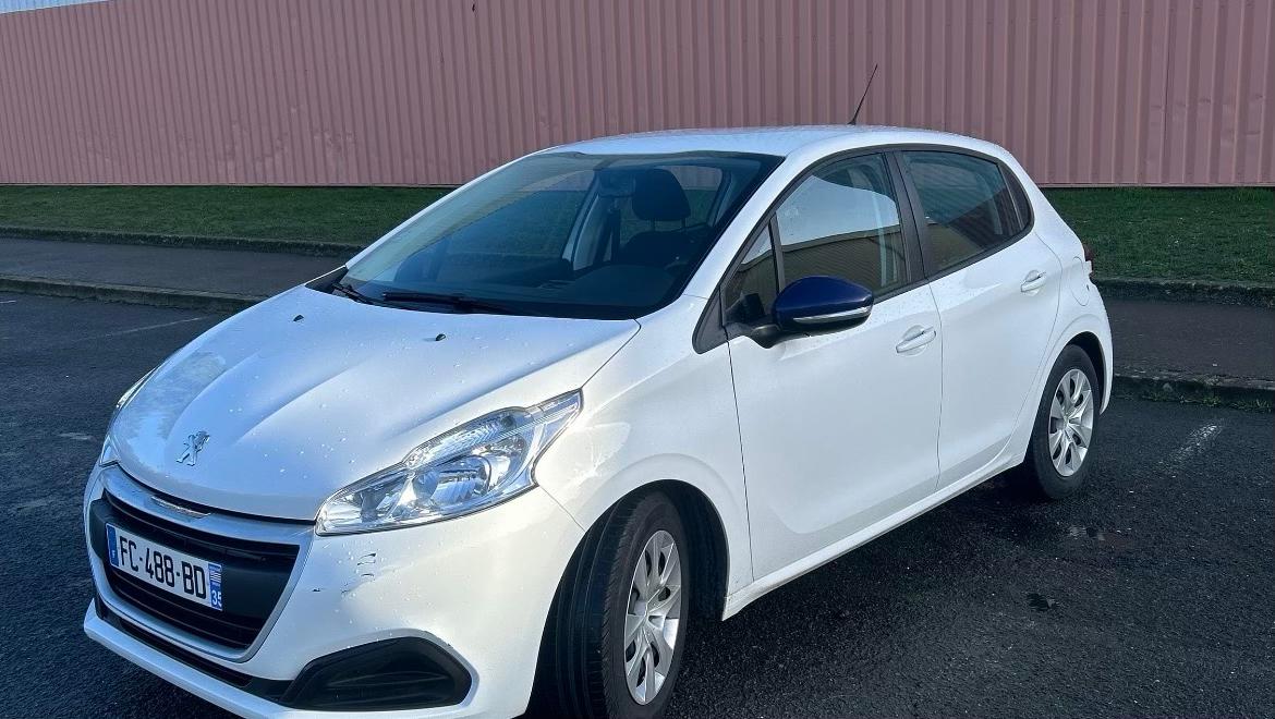 Peugeot 208 2018 à Saint-malo