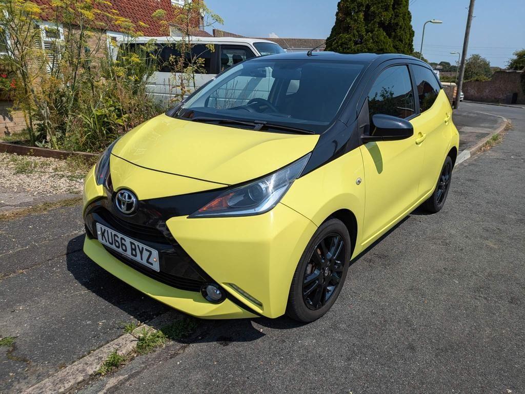 Toyota AYGO 2016 in London