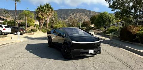Tesla Cybertruck 2026