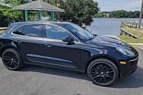 Porsche Macan car