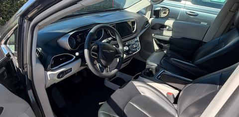 Chrysler Pacifica 2023