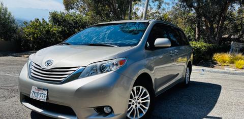 Toyota Sienna 2016