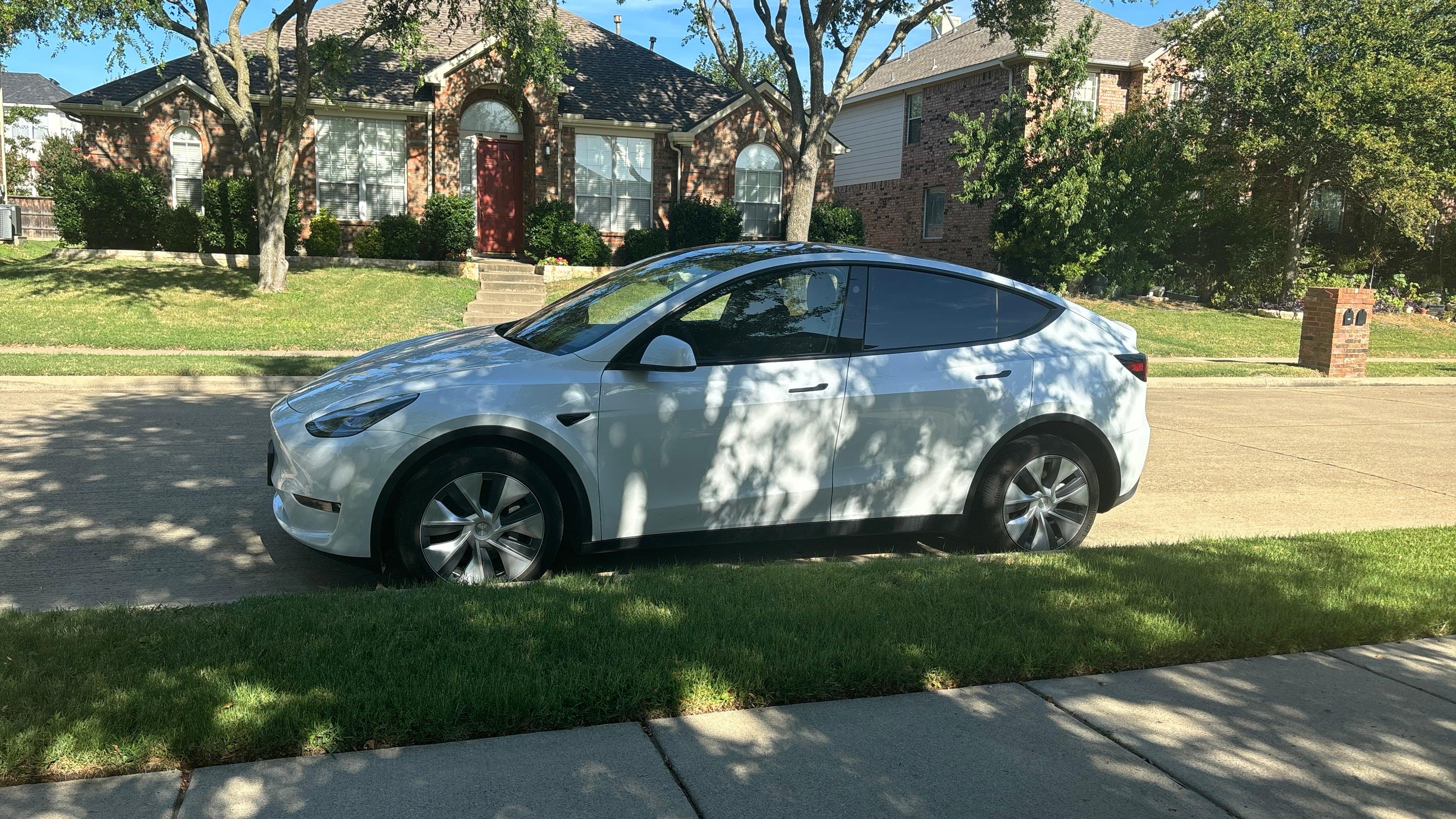Tesla Model Y 2023 in Plano, TX